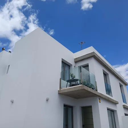 Exclusive House * 阿雷西费